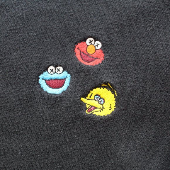 Uniqlo x Kaws x Sesame Street Sweatshirt - Picture 2 of 6